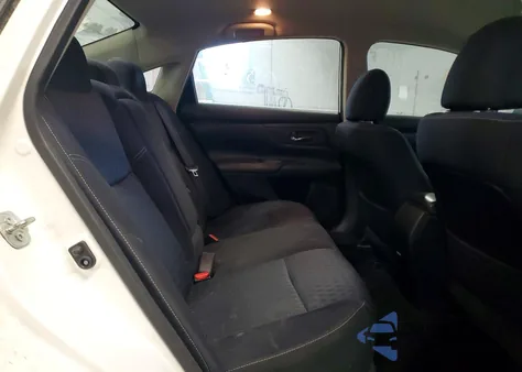 2018 Nissan Altima 2.5 z USA, uszkodzony, nr VIN 1N4AL3AP3JC243414